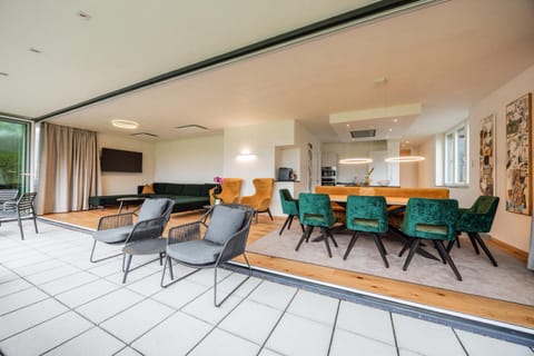 Kitchen or kitchenette, Living room, Dining area, stove