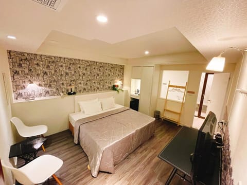 Bed, Photo of the whole room, Bedroom