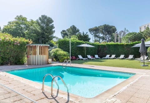 Garden, Garden, Garden view, Pool view, Swimming pool, sunbed