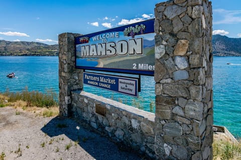 Beaches and Breezes on Wapato - 4 Bed 4 Bath Vacation home in Wapato Point House in Manson