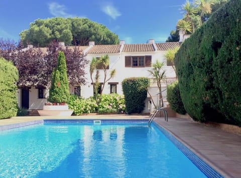 Property building, Summer, Swimming pool