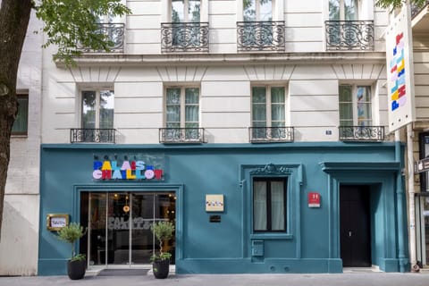 Facade/entrance