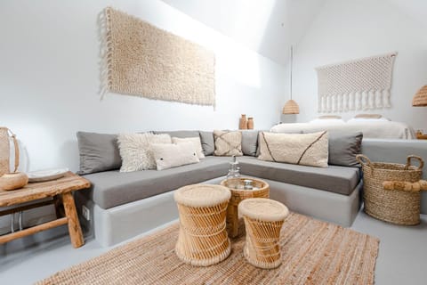 Bed, Decorative detail, Seating area, Bedroom