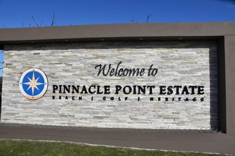 Facade/entrance, Property logo or sign