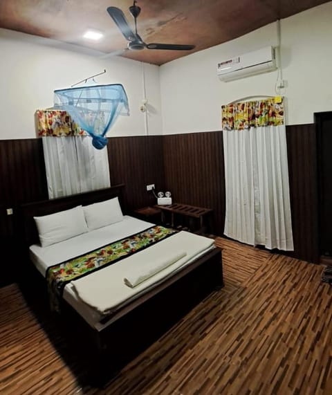 Bed, Bedroom, air conditioner