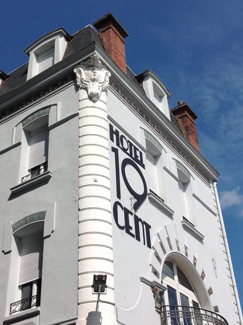 Property building, Day, Property logo or sign