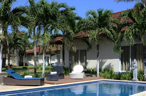 Garden, Seating area, Swimming pool, Swimming pool