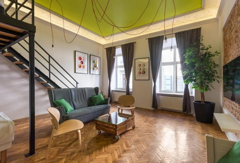 Living room, Seating area