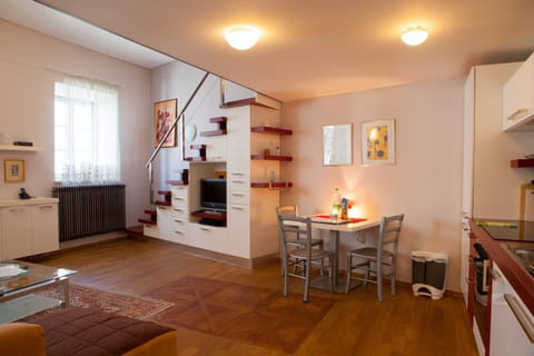 TV and multimedia, Living room, Dining area