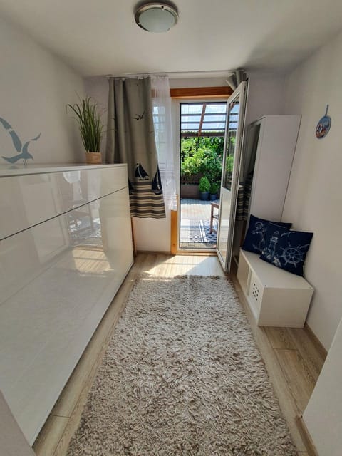 Bedroom, Garden view