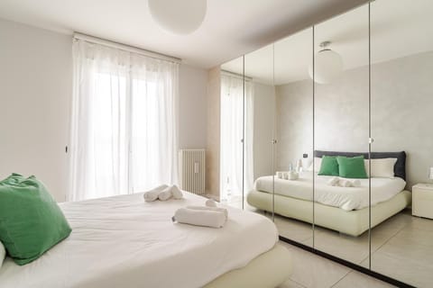 Bed, Photo of the whole room, Bedroom, towels, wardrobe
