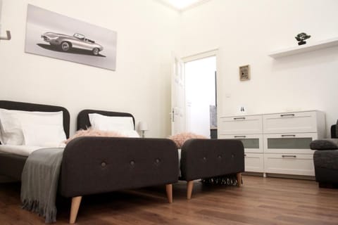 Photo of the whole room, Bedroom