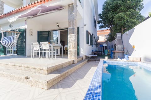 Property building, Patio, Garden, Swimming pool, Swimming pool