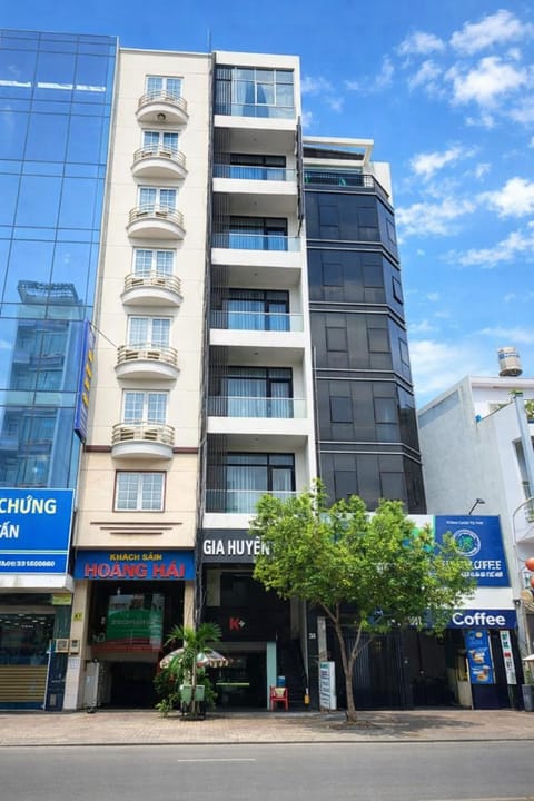 Property building, Day