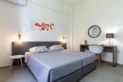Bedroom, air conditioner