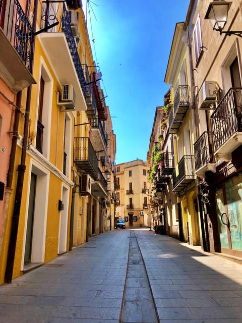 Neighbourhood, Street view