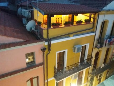 Property building, Bird's eye view