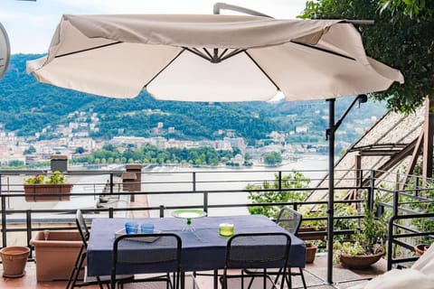 Maison Peltrera House in Como