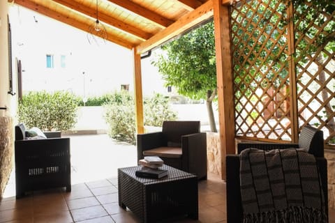 Patio, Day, Summer, Garden, Balcony/Terrace, Seating area, Dining area, Garden view, Inner courtyard view