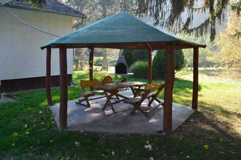 BBQ facilities, Garden