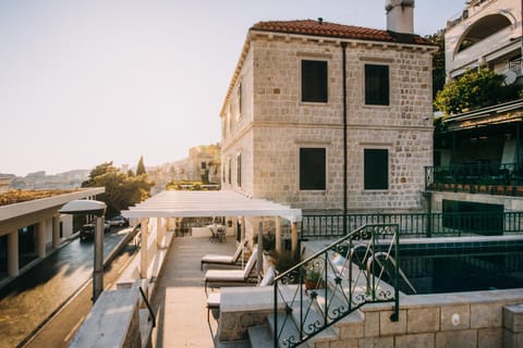 Property building, Swimming pool