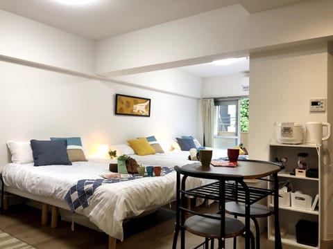 Bed, Photo of the whole room, Dining area