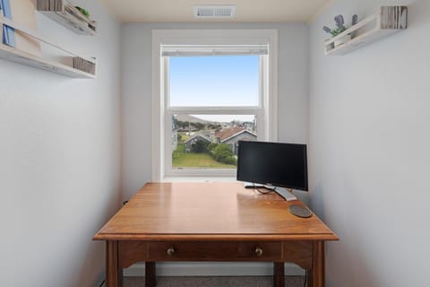 3 Bed 2 Bath Vacation home in Newport House in Newport