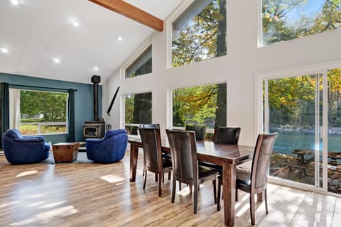 Baring Bend Lodge House in Baring