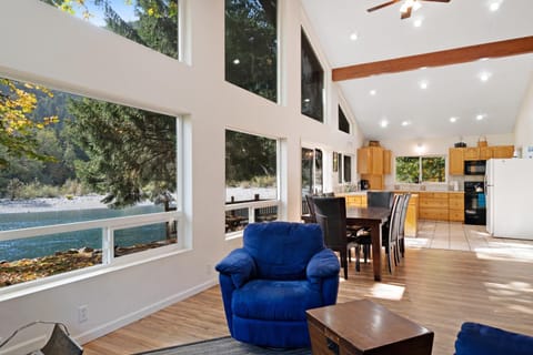 Baring Bend Lodge House in Baring