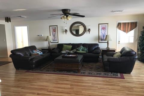 4 Bed 2 Bath Vacation home in Ossipee House in Ossipee Lake