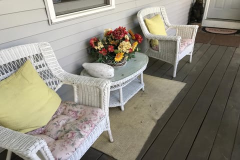 4 Bed 2 Bath Vacation home in Ossipee House in Ossipee Lake