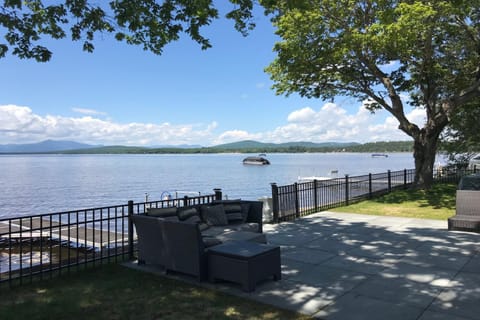 4 Bed 2 Bath Vacation home in Ossipee House in Ossipee Lake