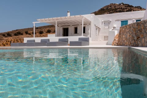 Property building, Swimming pool, Swimming pool