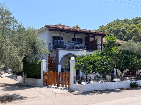 Property building, Day