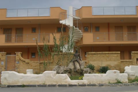 Property building, Facade/entrance