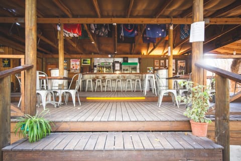 Restaurant/places to eat, Communal lounge/ TV room, Lounge or bar