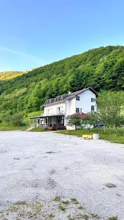 Property building, Natural landscape, Mountain view