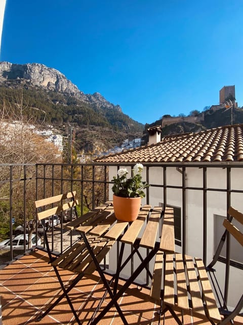 Balcony/Terrace, Mountain view