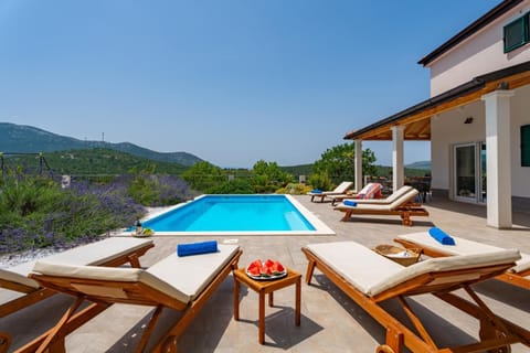 BBQ facilities, Garden, Swimming pool