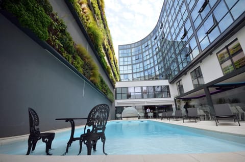 Patio, Restaurant/places to eat, Swimming pool, Swimming pool