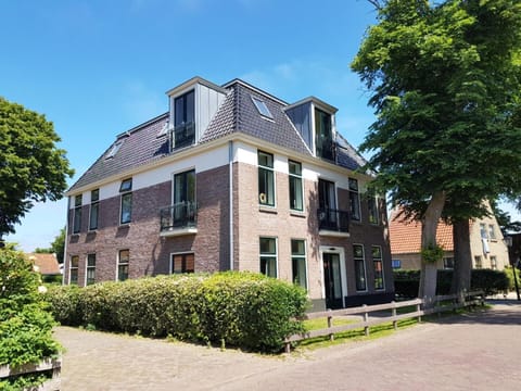 Property building, Day, Street view