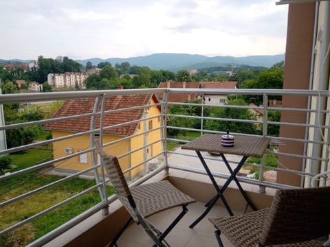 Balcony/Terrace, Garden view, Mountain view
