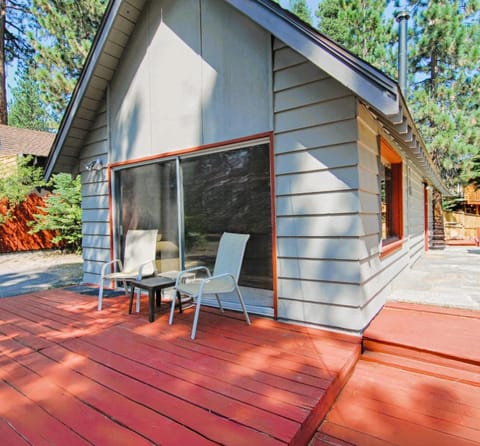 The Jack McCarthy Cabin Cabin in Tahoe Vista