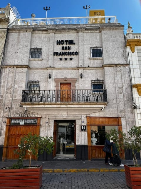 Property building, Facade/entrance