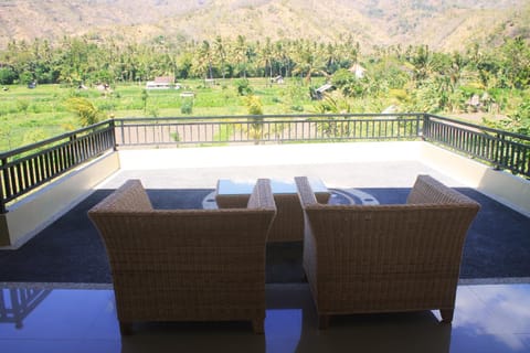 Dayuh Homestay Bed and Breakfast in Abang