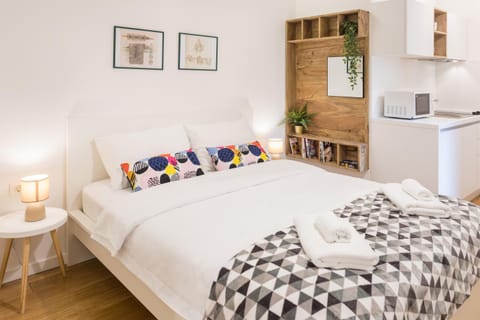 Bed, Kitchen or kitchenette
