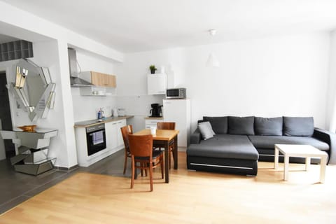 Kitchen or kitchenette, Living room, Seating area, Dining area, stove