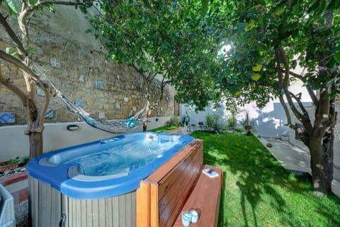Garden, Hot Tub, Solarium, Swimming pool, Swimming pool, Open Air Bath