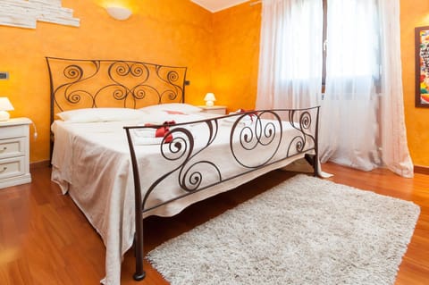 Decorative detail, Bedroom