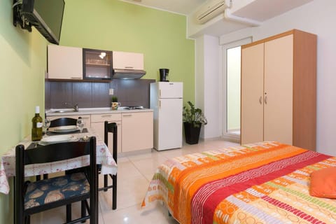 Pleasant Oriana Apartment near the sea-Pula Bed and Breakfast in Pula